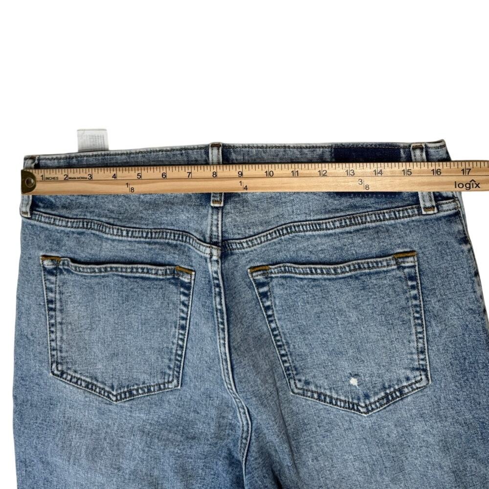 Abercrombie & Fitch Ultra High Rise Light Wash Distressed Cropped Jeans - Picture 6 of 9